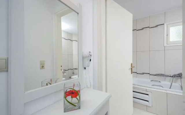 Agia Anna Studios & Apartments