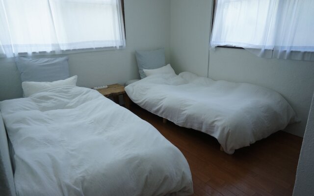 Tiny guest house mametora