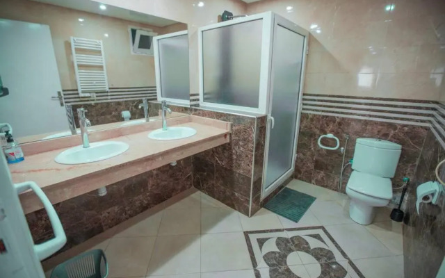 Luxurious & Spacious 3bedrooms/ Tour Hassan