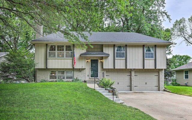 Cozy Omaha Home: Walk to Dining, Pets Welcome