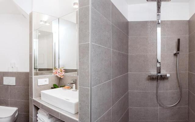 Luxury 4 Bedrooms Opera Lafayette II by Livinparis