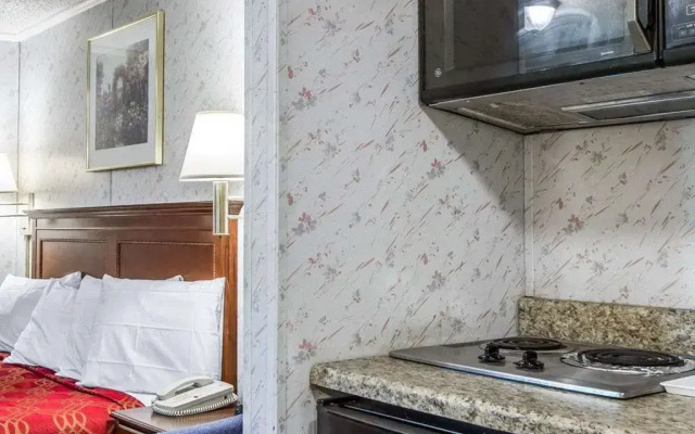 Rodeway Inn & Suites
