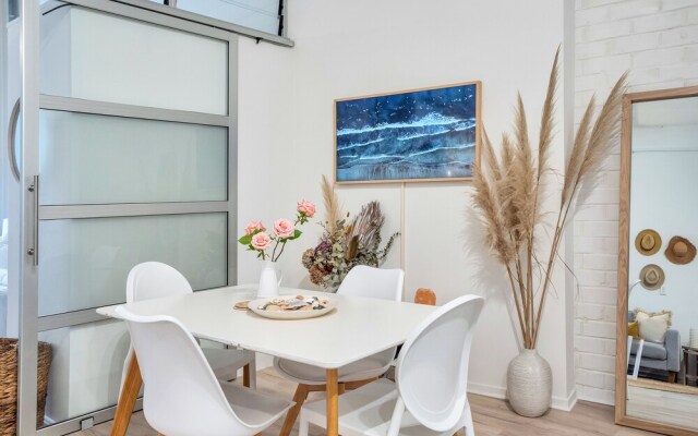 Awesome Cool Beachy 2BR CBD Gem Wifi