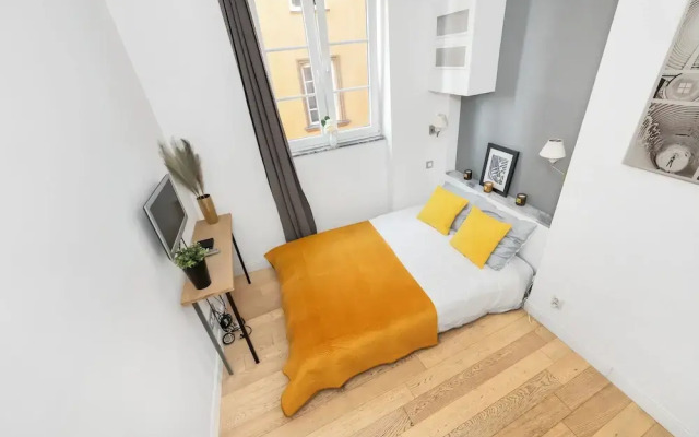 Lumina apart with view on Plac Zamkowy