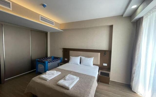 Leo Group Luxury Apartment 1834 Alliance Palace