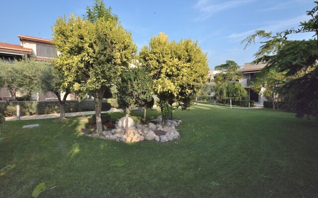 Apartment Berengario With Pool