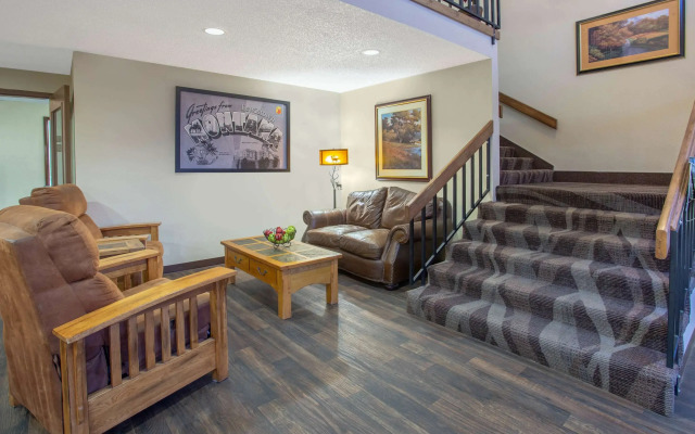 Super 8 by Wyndham Lewistown