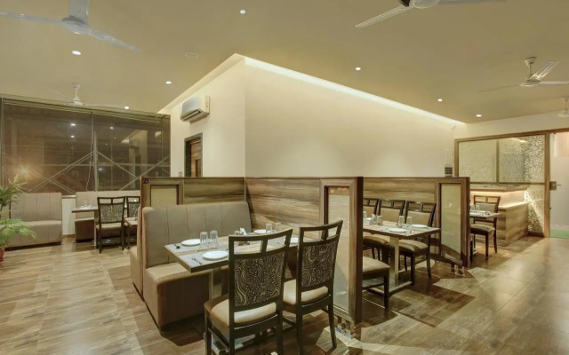 Oyo 23602 Laxman Residency