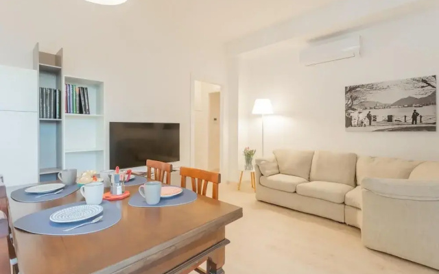 Via Crispi in Como With 1 Bedrooms and 1 Bathrooms