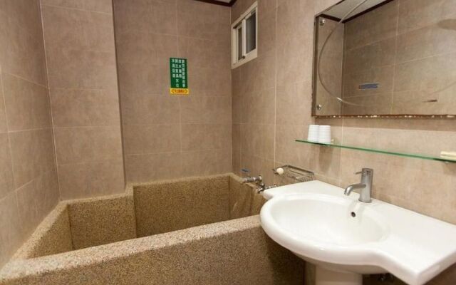 Hot Spring Holiday Inn