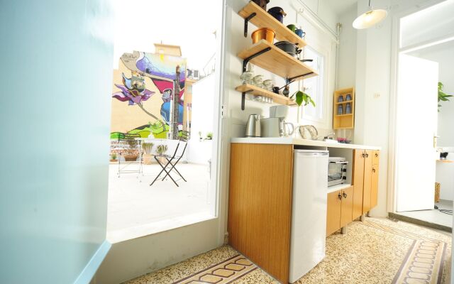 Live in Athens, Psyrri Central Apartments