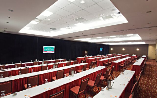 Courtyard by Marriott Chicago Magnificent Mile