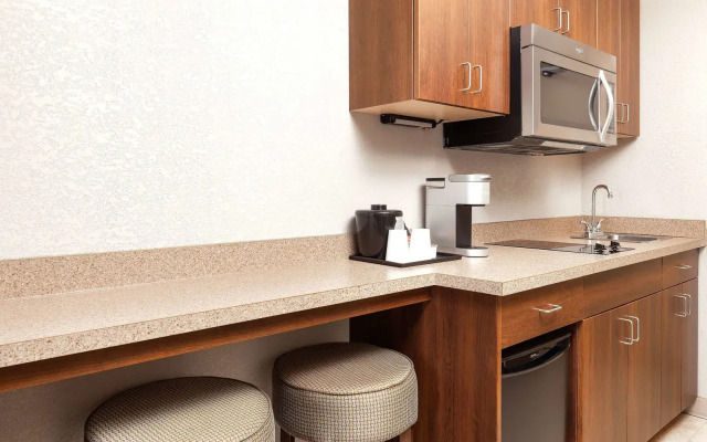 Home Inn and Suites Lloydminster