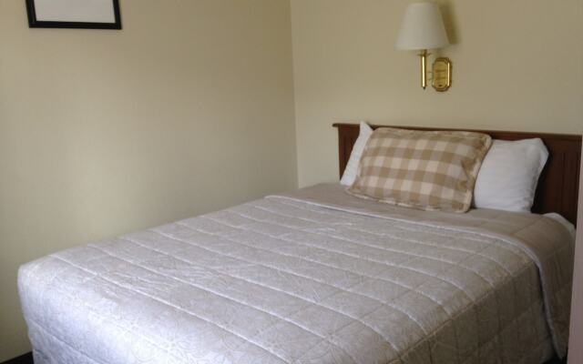 Silver Spruce Inn