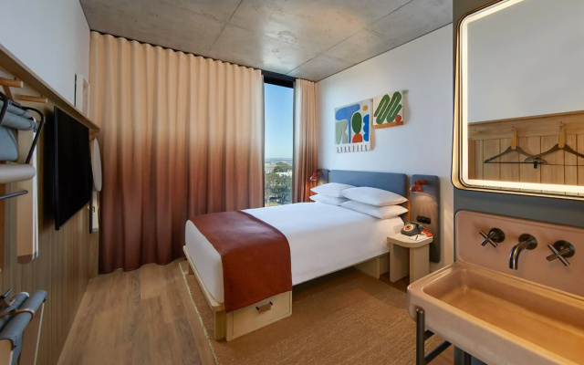 Moxy Sydney Airport
