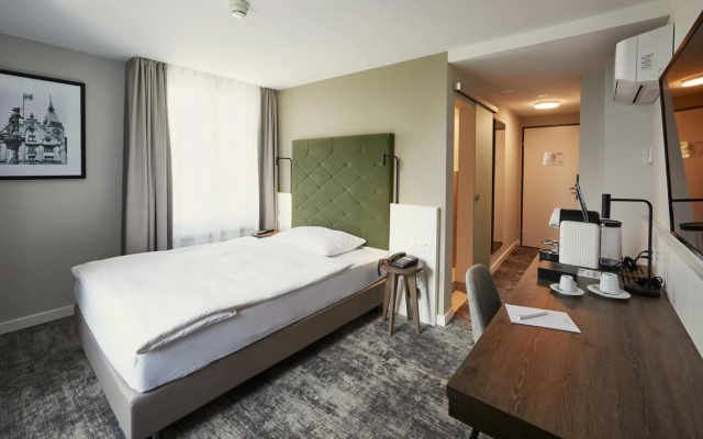 Hotel Löwen Am See – Guest Rooms – Zug