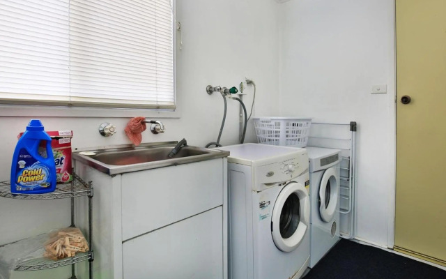 Nest - Pet Friendly - 2 Min Walk to Beach