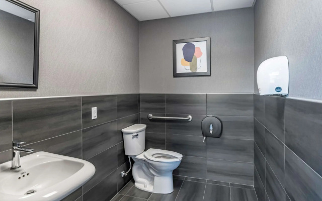 Quality Hotel & Conference Centre