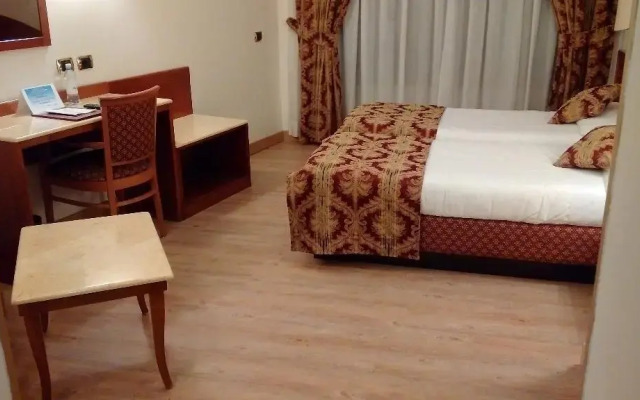 Mokinba Hotels King