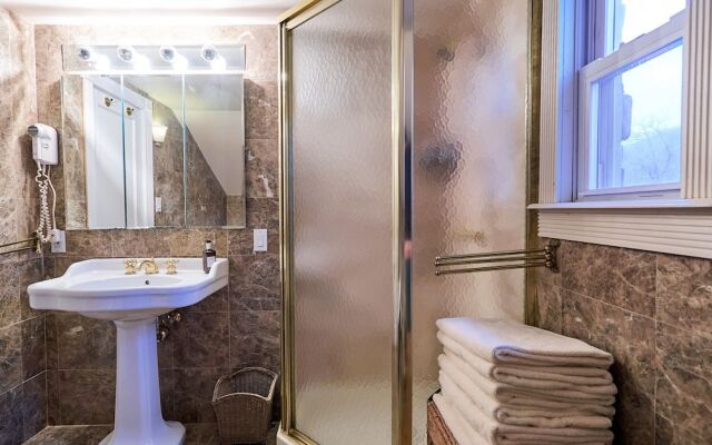 Copperhood Retreat & Spa