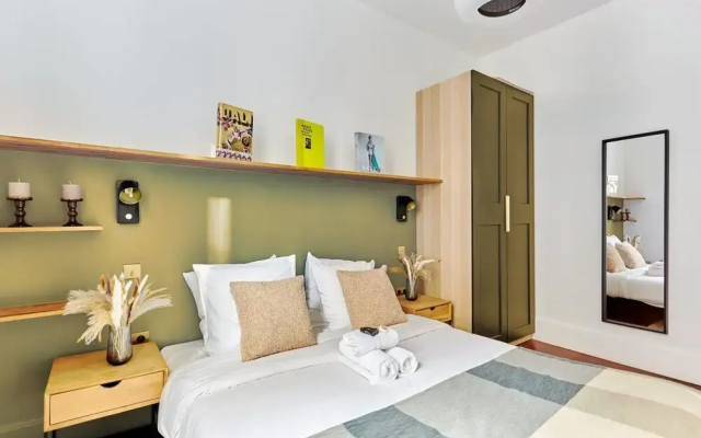 Sublime 3 Bedroom Flat Palais Royal Bourse