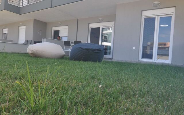 Zennova 24 Nikiti FLOW Family Apt