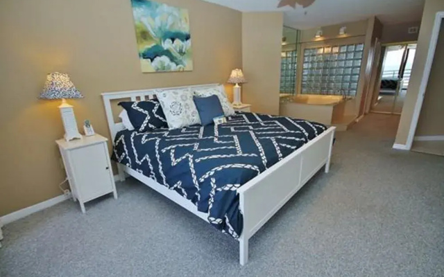 Ebb Tide 404 Apartment 2