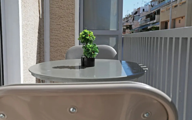 Phaedrus Living Piraeus Abstract Flat