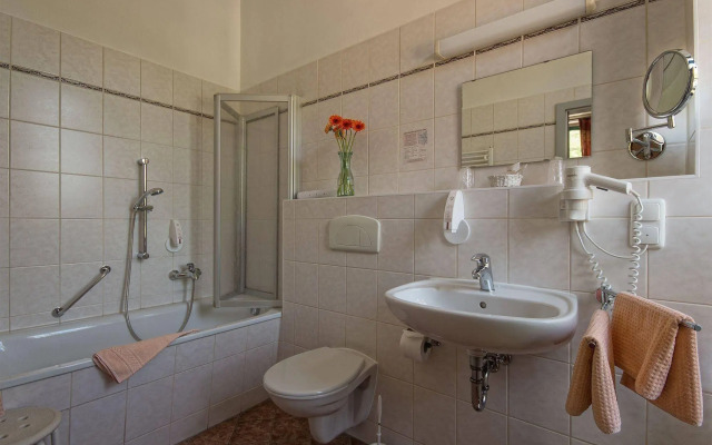 Gasthaus & Hotel Zur Henne