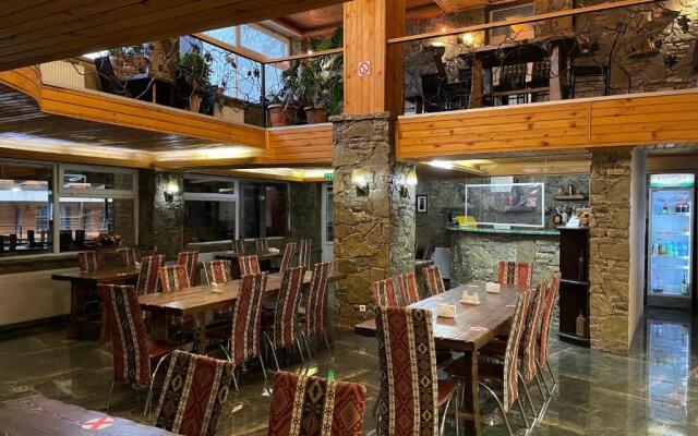 Gudauri Hut Hotel