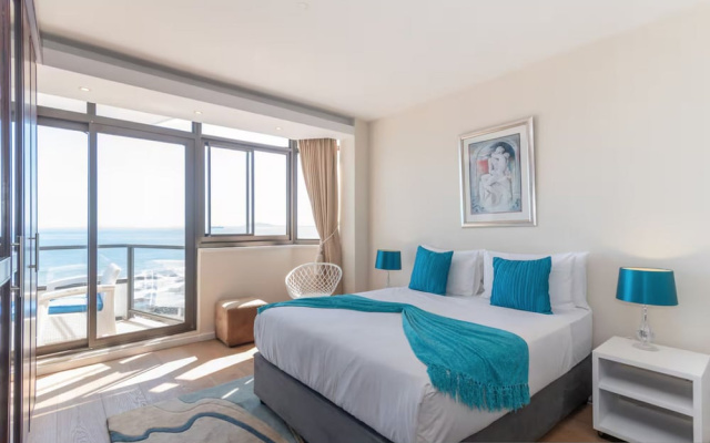 Secure One Bed Uninterrupted Ocean Views