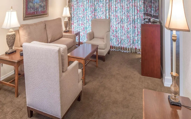 The Suites at Fall Creek