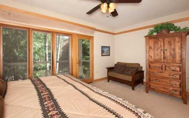 Ski In 2 Bedroom at Chateaux Dumont Keystone