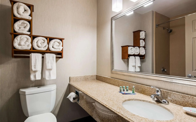 Best Western Cooperstown Inn & Suites