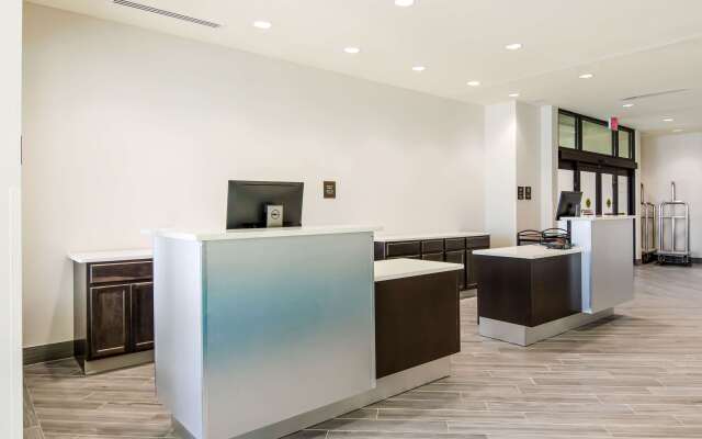 Comfort Inn & Suites Gulf Shores East Beach near Gulf State Park