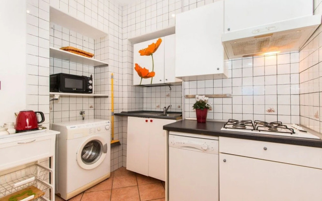 Bright Mini Apartment Valentino