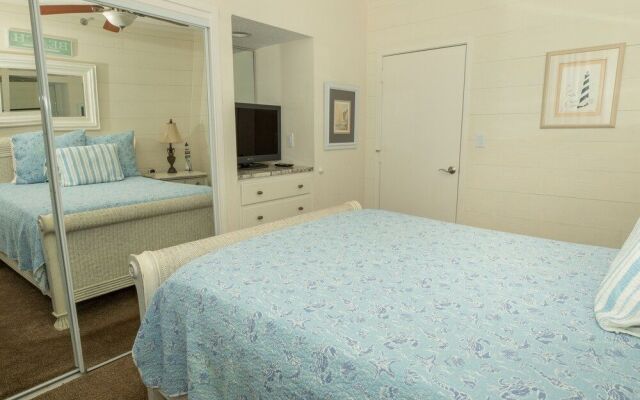 East Pass Towers 305 2 Bedroom Condo by RedAwning