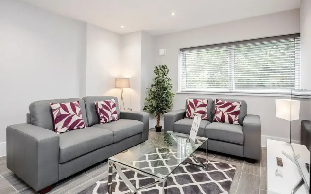 Roomspace Apartments -The Legacy