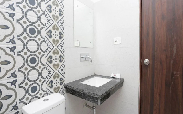 Golden Leaf By OYO Rooms