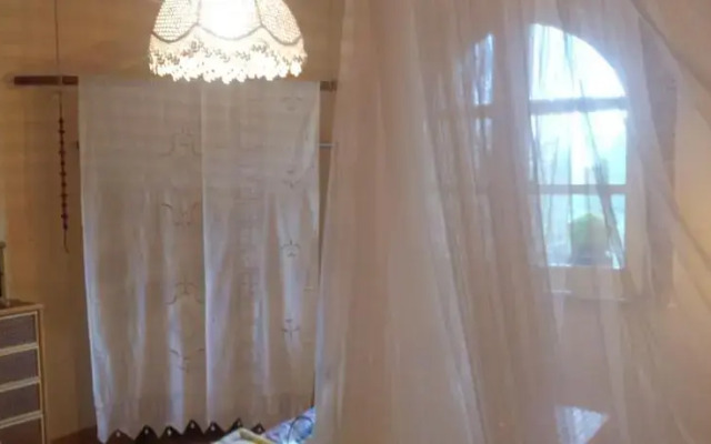 Charming and romantic refuge with secret garden