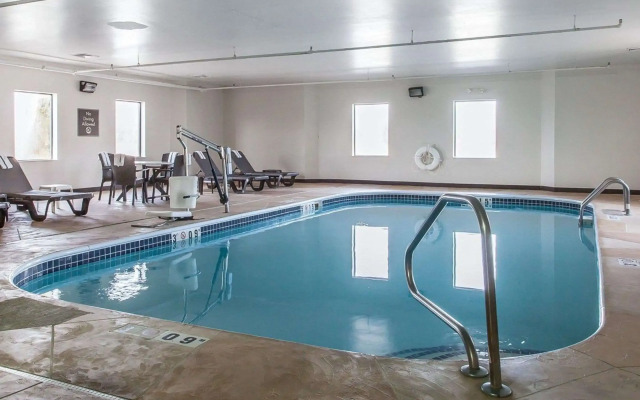 Sleep Inn & Suites Near I-90 and Ashtabula