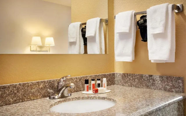 Oak Tree Inn Gillette