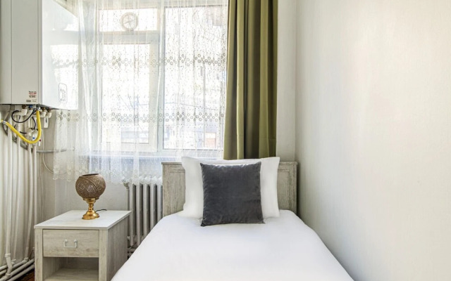 Charming Flat Next to Cevahir Shopping Mall