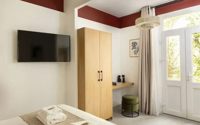 Elegance & Comfort With A/C in the Heart of 11th