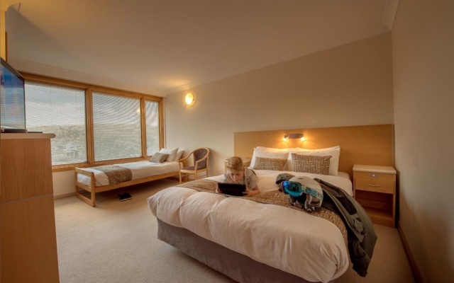 Smiggins Hotel & Chalet Apartments – Guest Rooms – Smiggin Holes