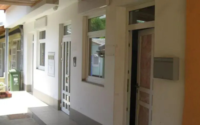 Crni Biser Apartments and Rooms