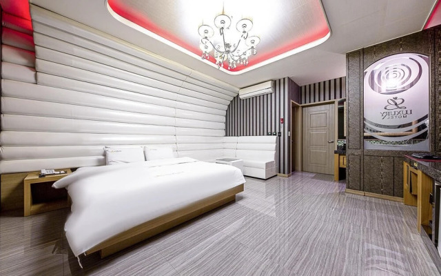 Gwangju Sangmu Luxury Hotel