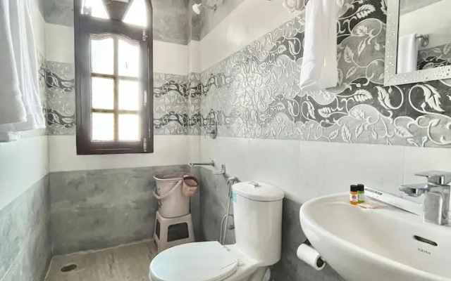 Siesta Homestay 1BR - balcony in shimla