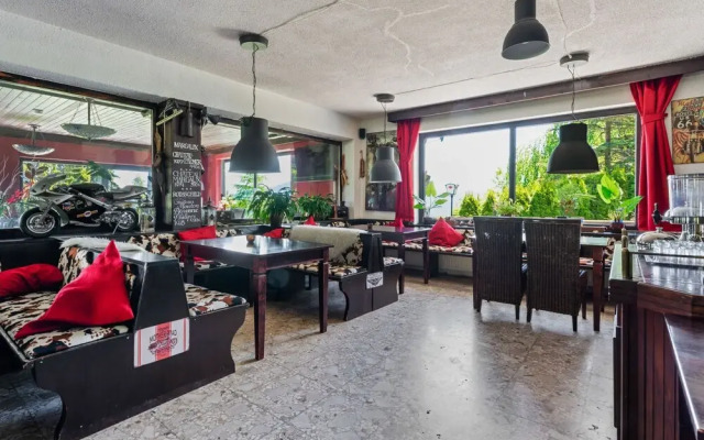 Tranquil Apartment With Sauna, Fitness Room, Garden, Terrace