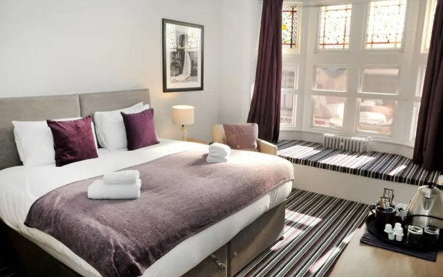 The Royal Hotel Crewe, A BRILLIANT Collection